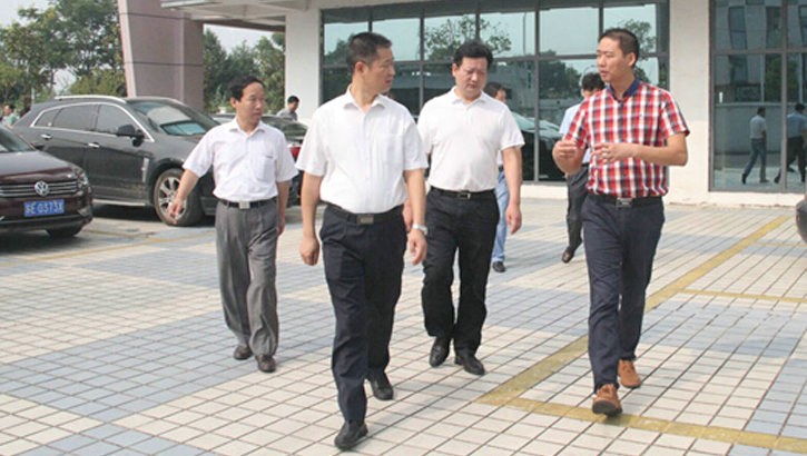 Leaders of District Committee Organization Department and Science and District Technology